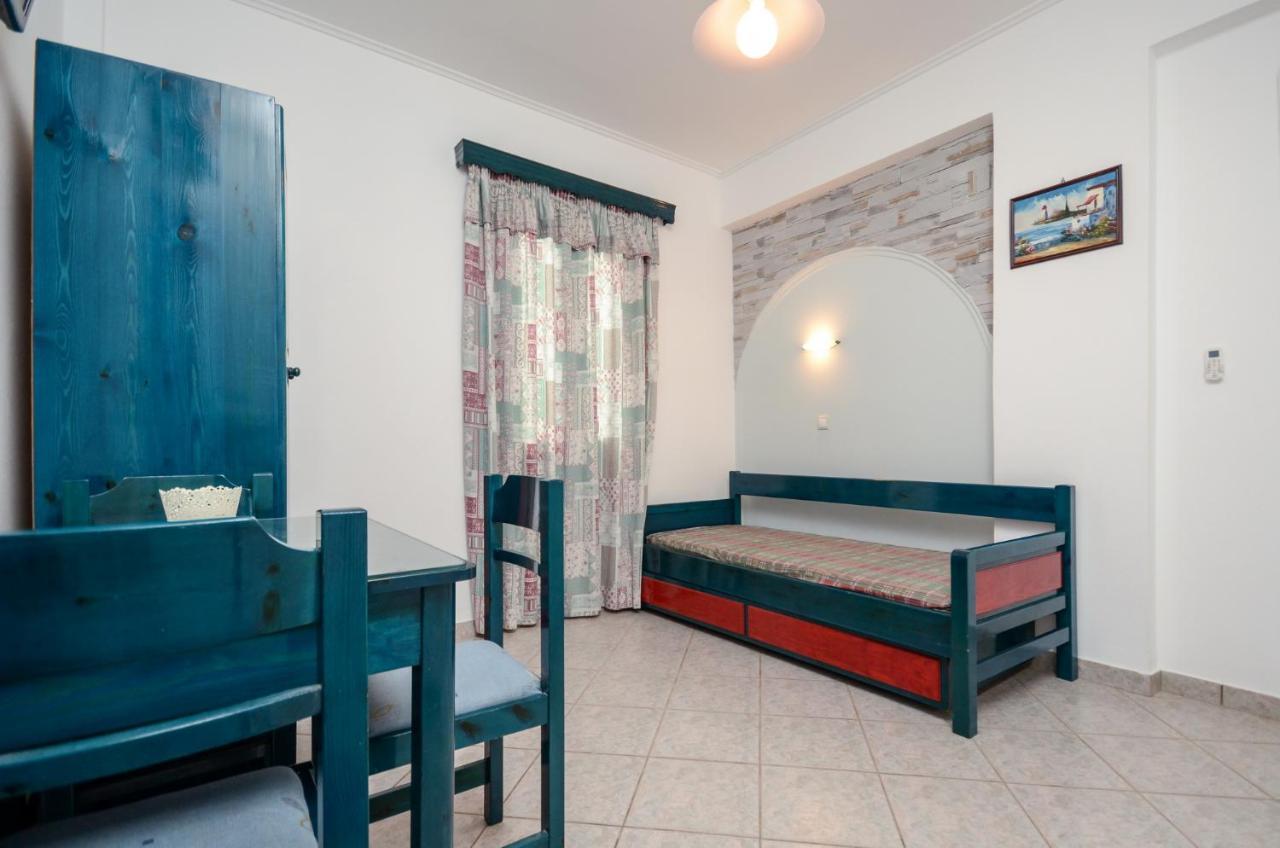 Polemis Studios & Apartments Agia Anna  Extérieur photo