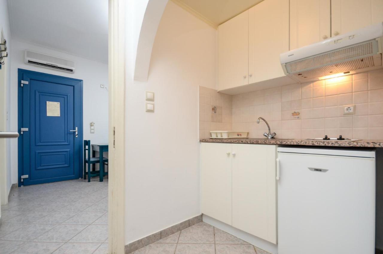 Polemis Studios & Apartments Agia Anna  Extérieur photo