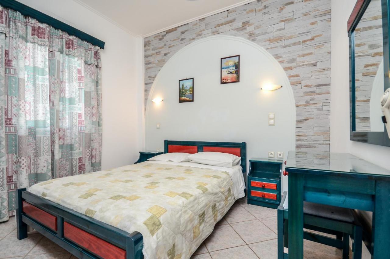 Polemis Studios & Apartments Agia Anna  Extérieur photo