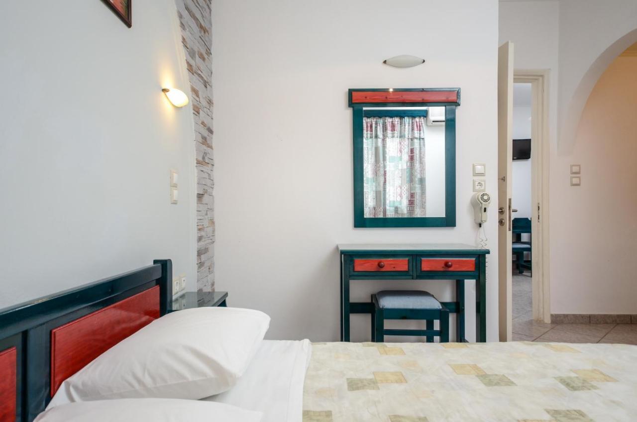 Polemis Studios & Apartments Agia Anna  Extérieur photo